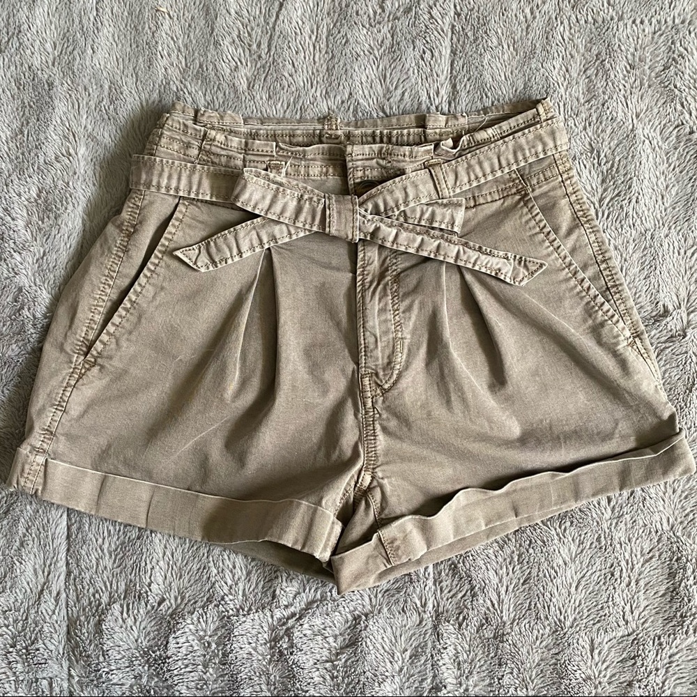 American Eagle khaki shorts size 0 super stretch